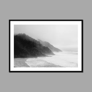 Moody Oregon Coast Print – Black and White Pacific Northwest Ocean Wall Art – Foggy Landscape Photography – Coastal Nature Decor