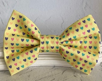 Tiny hearts bow - large