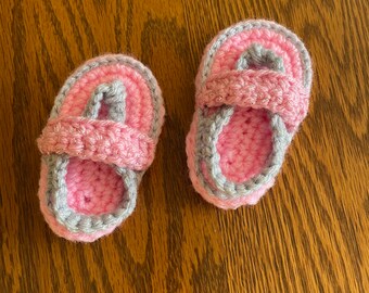 Crochet Pink with Grey Trim Baby Flip-Flop Sandals (size: 3-6 mo, 4" long)