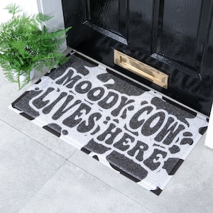 Moody Cow Doormat - Funny Indoor/Outdoor Doormat - Housewarming Gift Idea - Entryway Decor Gift - Animal Print - recycled PVC | 70 x 40cm