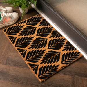 Palm Pattern Doormat - Monstera Houseplant Leaf Mat - Plant Mom Welcome Mat - Housewarming Gift - Plant Mom Gift - New Home - 60cm X 40cm