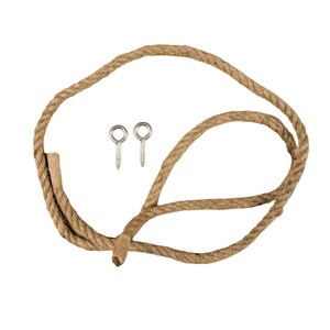 Puede incluir: Una cuerda de color natural con dos tornillos de ojo plateados. La cuerda es gruesa y parece estar hecha de un material tejido. Los tornillos de ojo son peque&ntilde;os y tienen un lazo en la parte superior. La cuerda est&aacute; en bucle y atada.