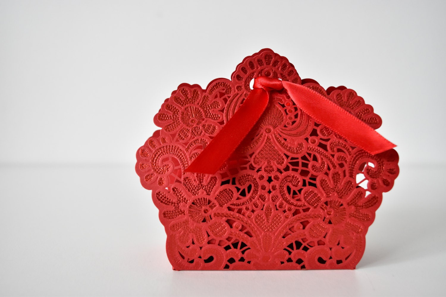Red Lace Wedding Favour Box with Tie