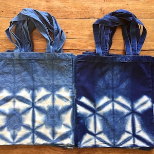 Markttaschen aus Baumwolle handgefärbt mit Indigo