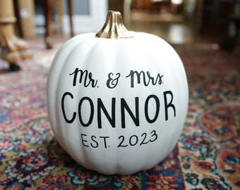 Custom Pumpkin Signs, Pumpkin Gender Reveal, Family Name Sign, Fall Family Photo Props, Autumn Table Decor, Fall Baby Shower Decorations