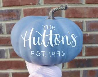 Personalized Pumpkins, Family Name Pumpkin Sign, Custom Wedding Pumpkin, Gender Reveal, Modern Fall Decor, 2023 Autumn Centerpiece Signs