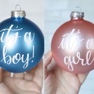 Gender Reveal Ornaments 2024 Baby Pregnancy Announcement Ornament It's a Girl It's a Boy First Christmas Grandparent Gifts Pink & Blue Ball