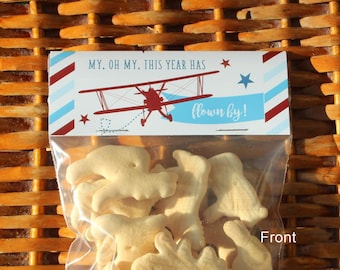 Recuerdos de fiesta de primer cumpleaños con temática de aviones vintage: Adornos para bolsas de dulces (Juego de 12)