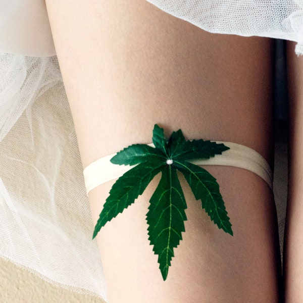 Pot Leaf Garter Marijuana Wedding Stoned Bride Non Slip Band MARY JANE Crystal Bling SATIVA Weed Artificial Synthetic Realistic Bridal Wear