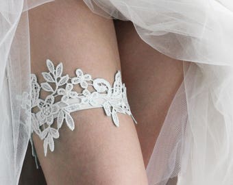 White Garter Bride Lace All the Way Around OFF-WHITE Garter LYNSAY Wedding Bridal Traditional Keep and Toss Sets Available Boho Beach Garden