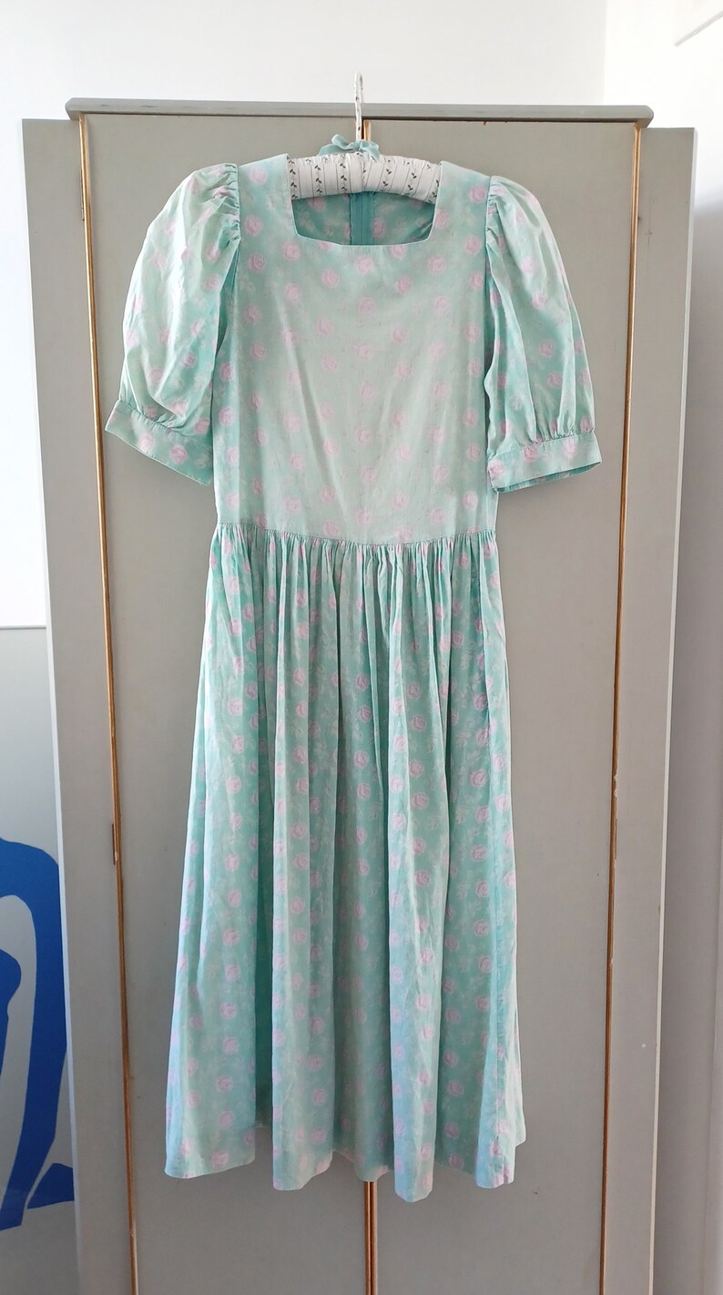 Laura Ashley Grön Klänning med Puffärmar bild 2