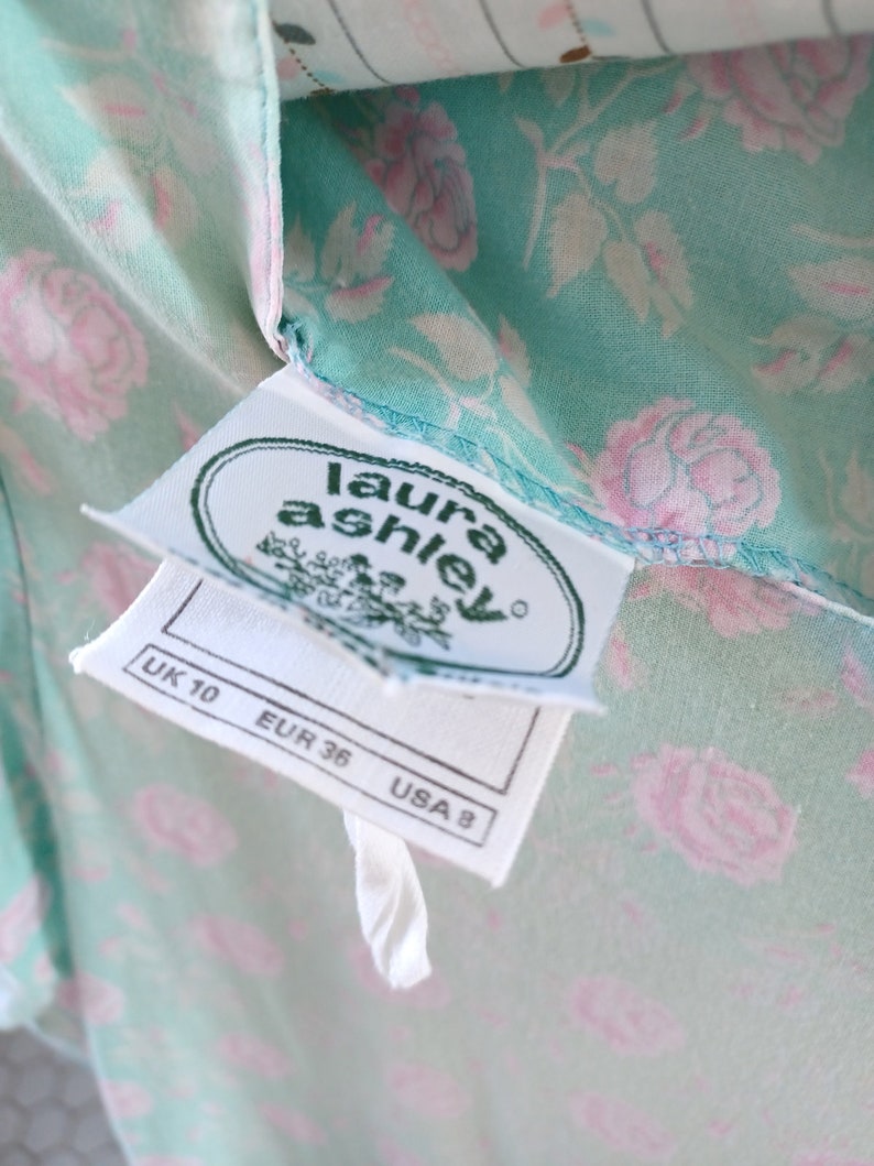 Laura Ashley Grön Klänning med Puffärmar bild 4