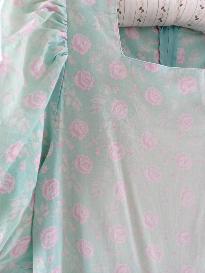Laura Ashley Grön Klänning med Puffärmar bild 6