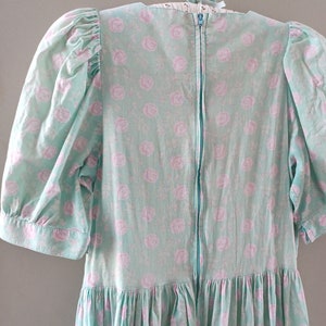 Laura Ashley Grön Klänning med Puffärmar bild 8