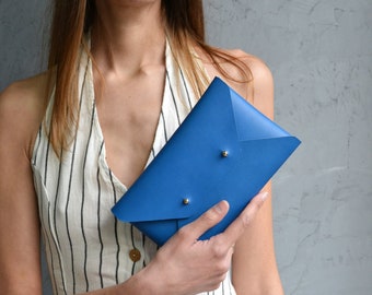 Blue leather clutch bag / Blue leather bag / Blue envelope clutch / Leather pouch / Makeup bag / SMALL SIZE / Christmas gift