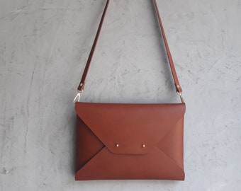 Brown leather shoulder bag