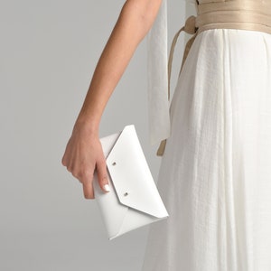 Weiße Leder Clutch Tasche / Ledertasche mit Handgelenksgurt / Echtleder / Hochzeit Clutch / Brautjungfern Clutch / SMALL SIZE Bild 7