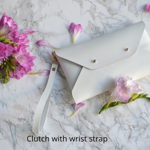 Pochette en cuir blanc / Sac en cuir disponible avec dragonne / Cuir véritable / Pochette de mariage / Pochette de demoiselle dhonneur / PETITE TAILLE Bag+wrist strap