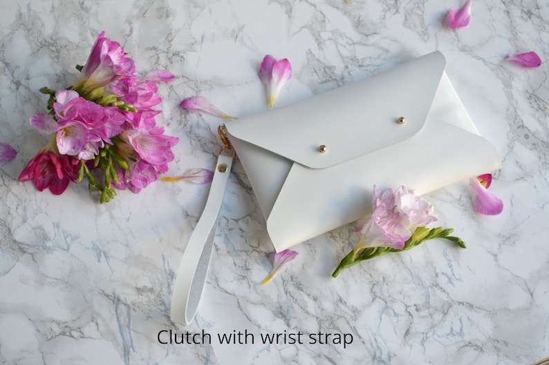 Weiße Leder Clutch Tasche / Ledertasche mit Handgelenksgurt / Echtleder / Hochzeit Clutch / Brautjungfern Clutch / SMALL SIZE Bag+wrist strap