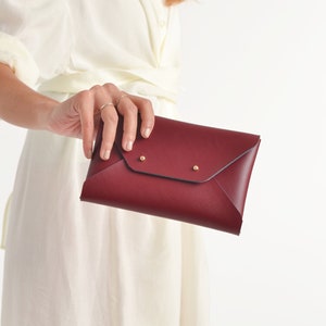 Bordeaux leather clutch bag / Red wine envelope clutch / Leather bag available with wrist strap / Genuine leather / SMALL SIZE