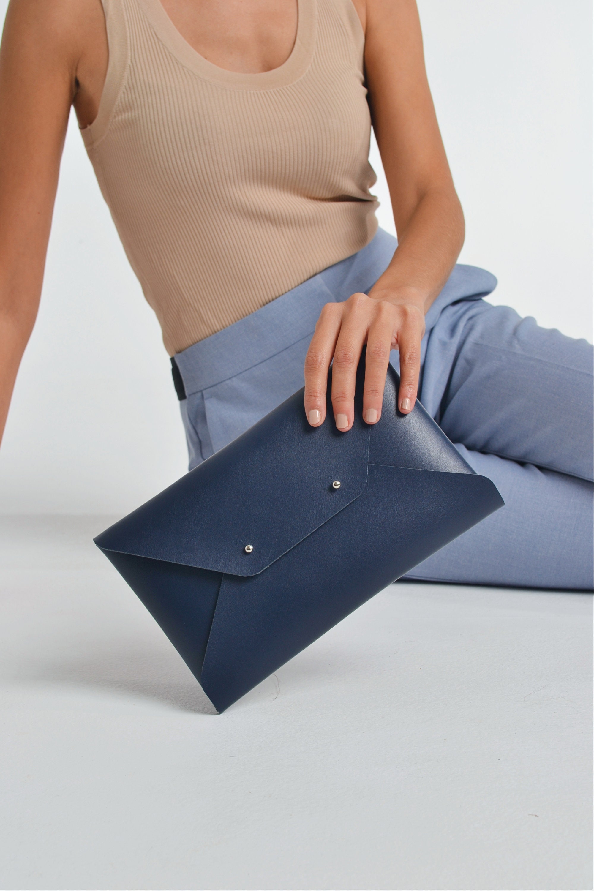 Discover more than 131 navy leather clutch bag - esthdonghoadian