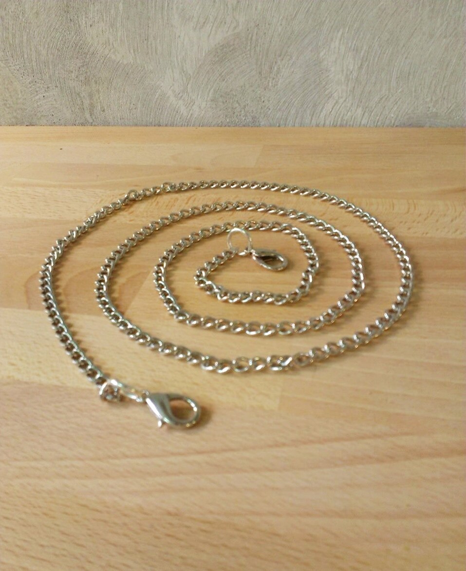 Metal chain for your clutch