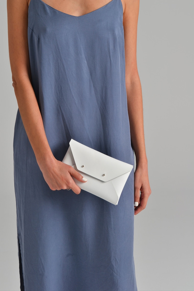 Weiße Leder Clutch Tasche / Ledertasche mit Handgelenksgurt / Echtleder / Hochzeit Clutch / Brautjungfern Clutch / SMALL SIZE Bild 3