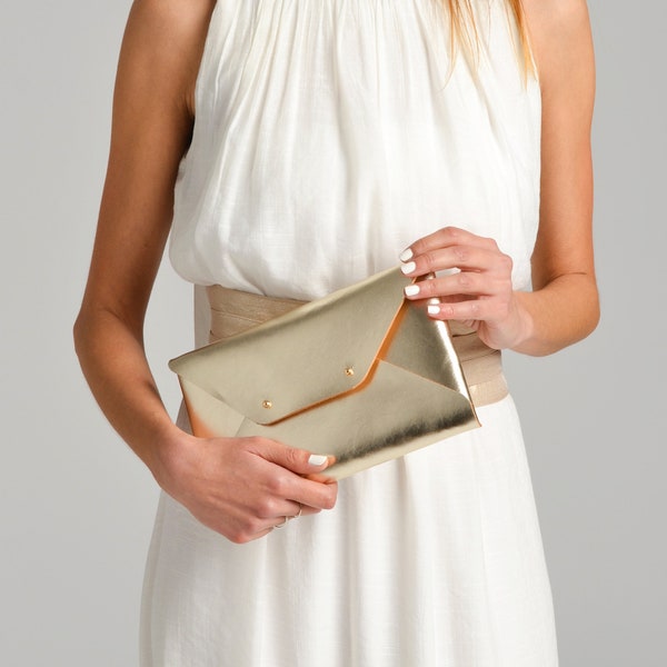 Gold Leder Clutch Bag / Gold Umschlag Clutch / Tasche mit Handgelenksgurt / Echtes Leder / Brautjungfern Geschenk / MEDIUM SIZE