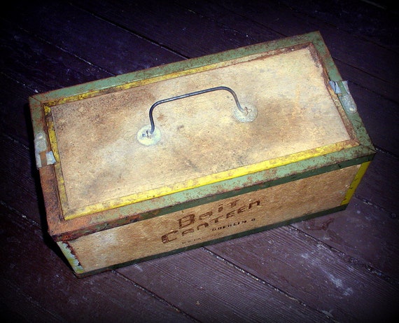 Large Vintage Oberlin Bait Box Bait Canteen 1960s Fishing Equipment Night  Crawlwer Worm Fisherman's Tote 