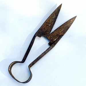 Vintage Rustic Sheep Shears Primitive Snips Clippers Barnyard Tools Rustic Farmhouse Decor
