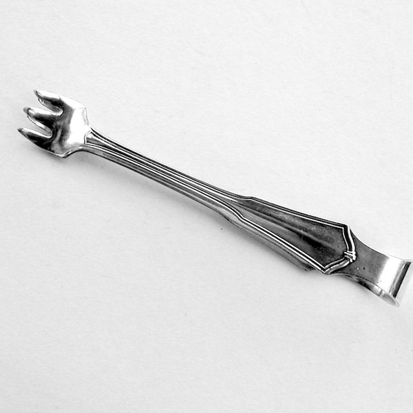 Small Vintage Silverplate Sugar Cube Tongs 1960s EXETER Pattern Oneida Community Reliance Plate