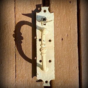 Antique Iron Thumb Latch Gate Handle With Chippy White Enamel Original Salvaged Primitive Iron Door Pull Renovation Hardware image 4