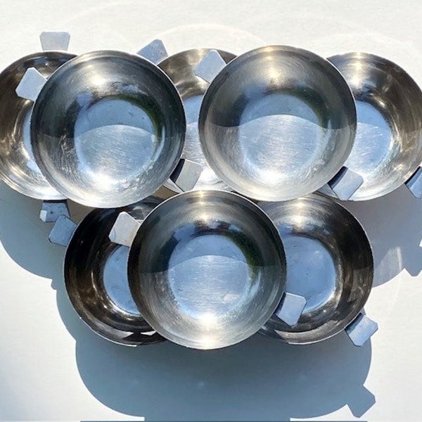 Set of 8 Mid Century Stainless Steel Footed Serving Bowls Restaurant Ware Soup Snack Nut Bowls Japan 1950s Industrial Kitchen