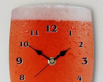 Pint of Lager Clock: Novelty Beer Glass Wall Decor (28cm)
