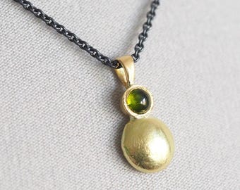 Pendant 750 gold tourmaline green