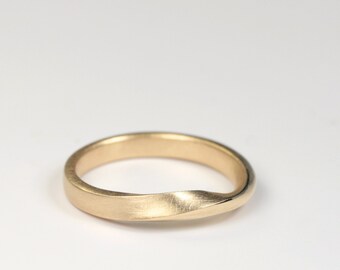 Ring 750 Gold hand made in Germany Anke Fischer Jewellery Design
