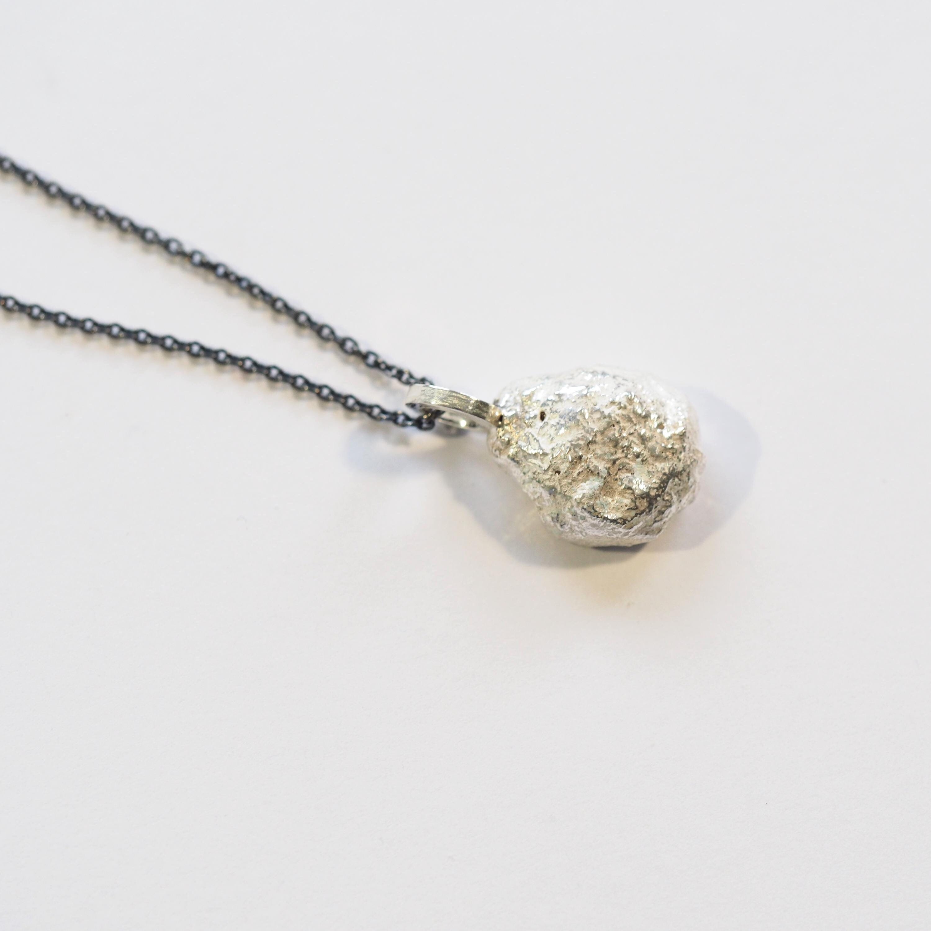 Silber Anhänger geschmolzen mit Kette