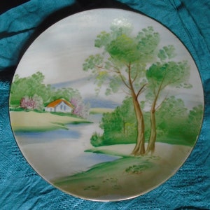 Hand-painted ceramic plate from Japan, Japanese Wall or Dresser Plate