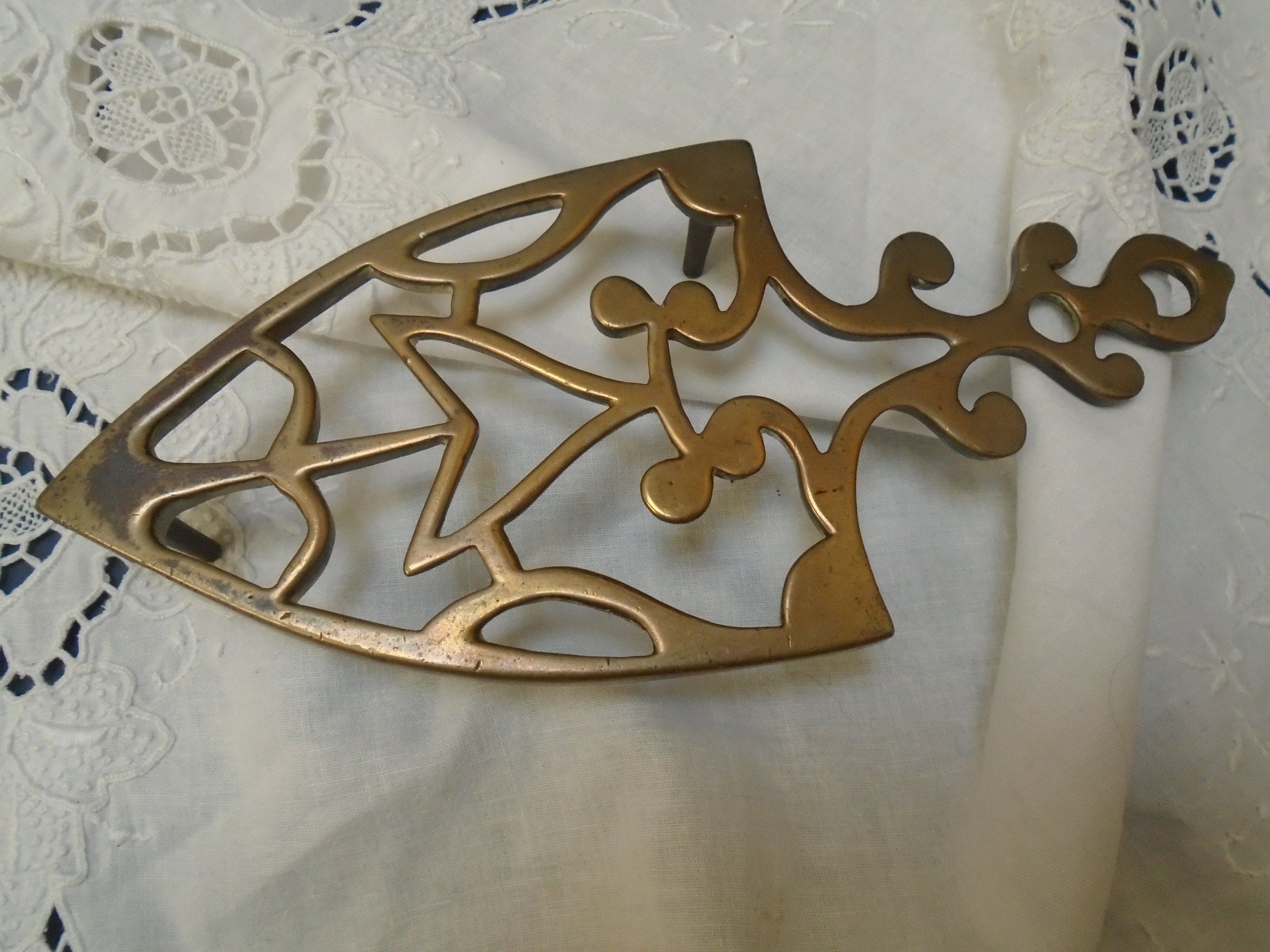 Trivet en Laiton Vintage Français, Support de Pot Forme Fer, Plan Travail Cuisine Rétro et Protecteu