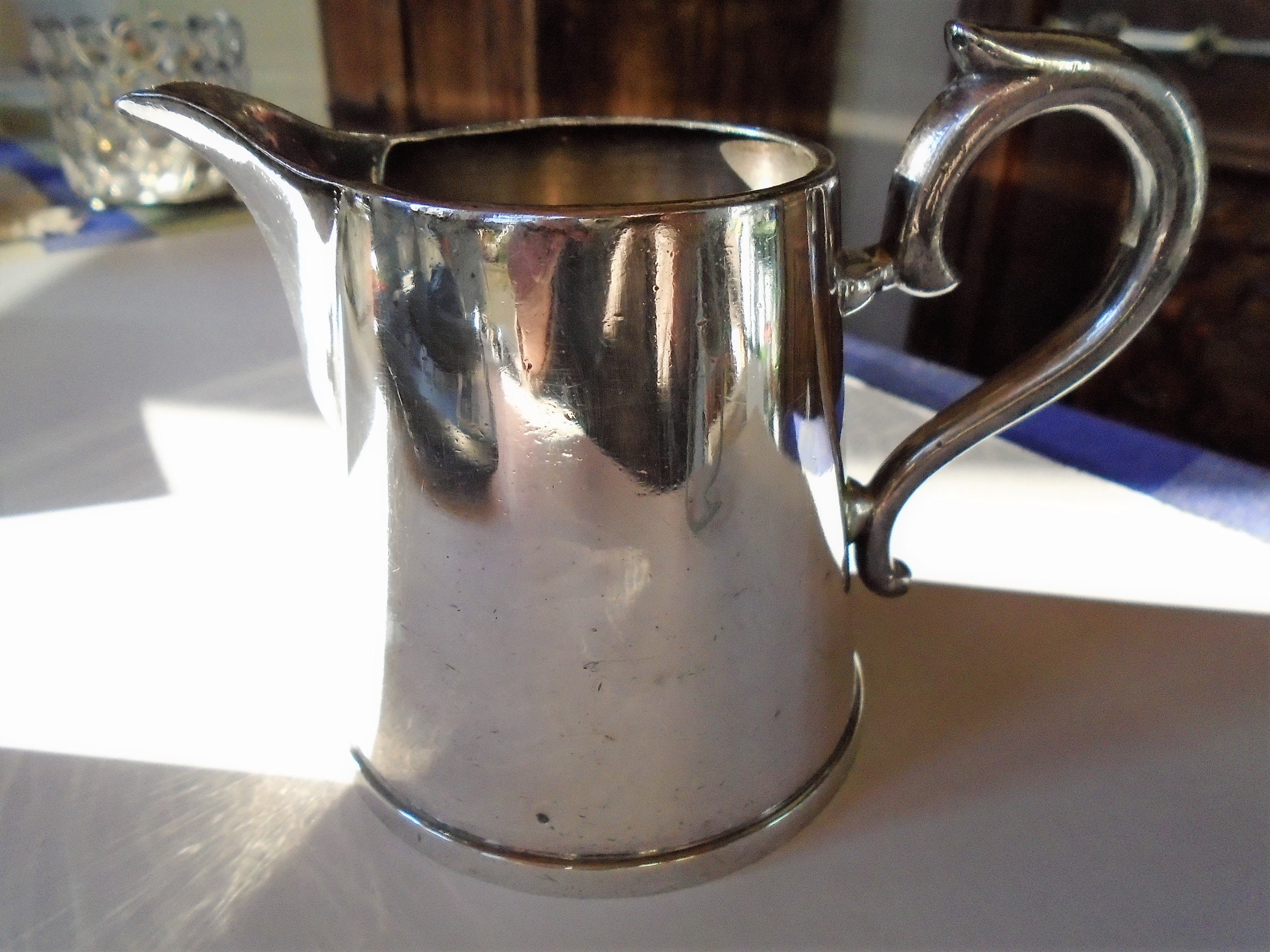 Antique Français Art Nouveau Ercuis Silver Plaqué Jug, Creamer ou Milk Argenterie Parisienne de Haut