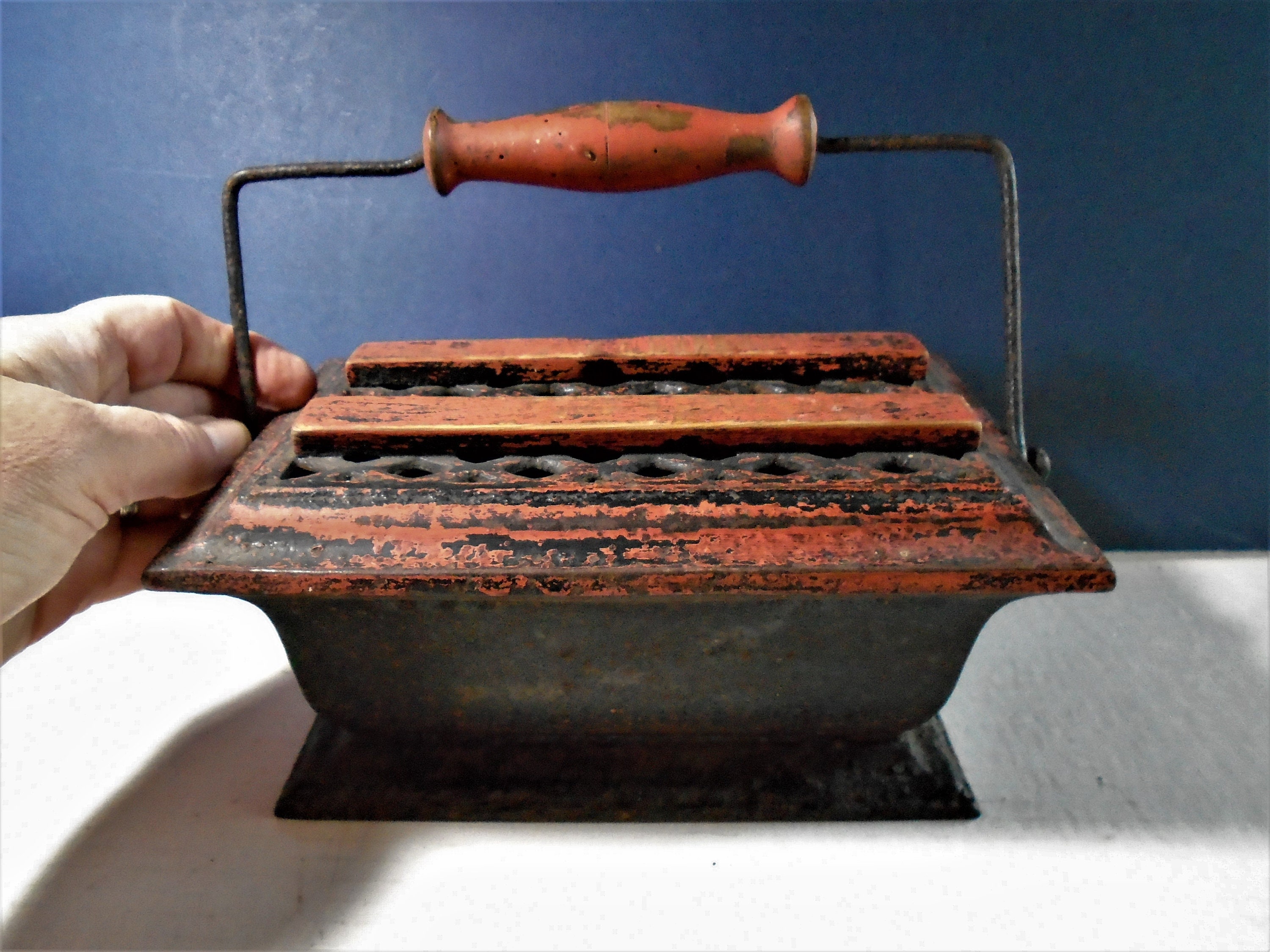 Black Enamel Cast Iron Trivet- Oval — Warmth & Cheer | Vintage Home Goods