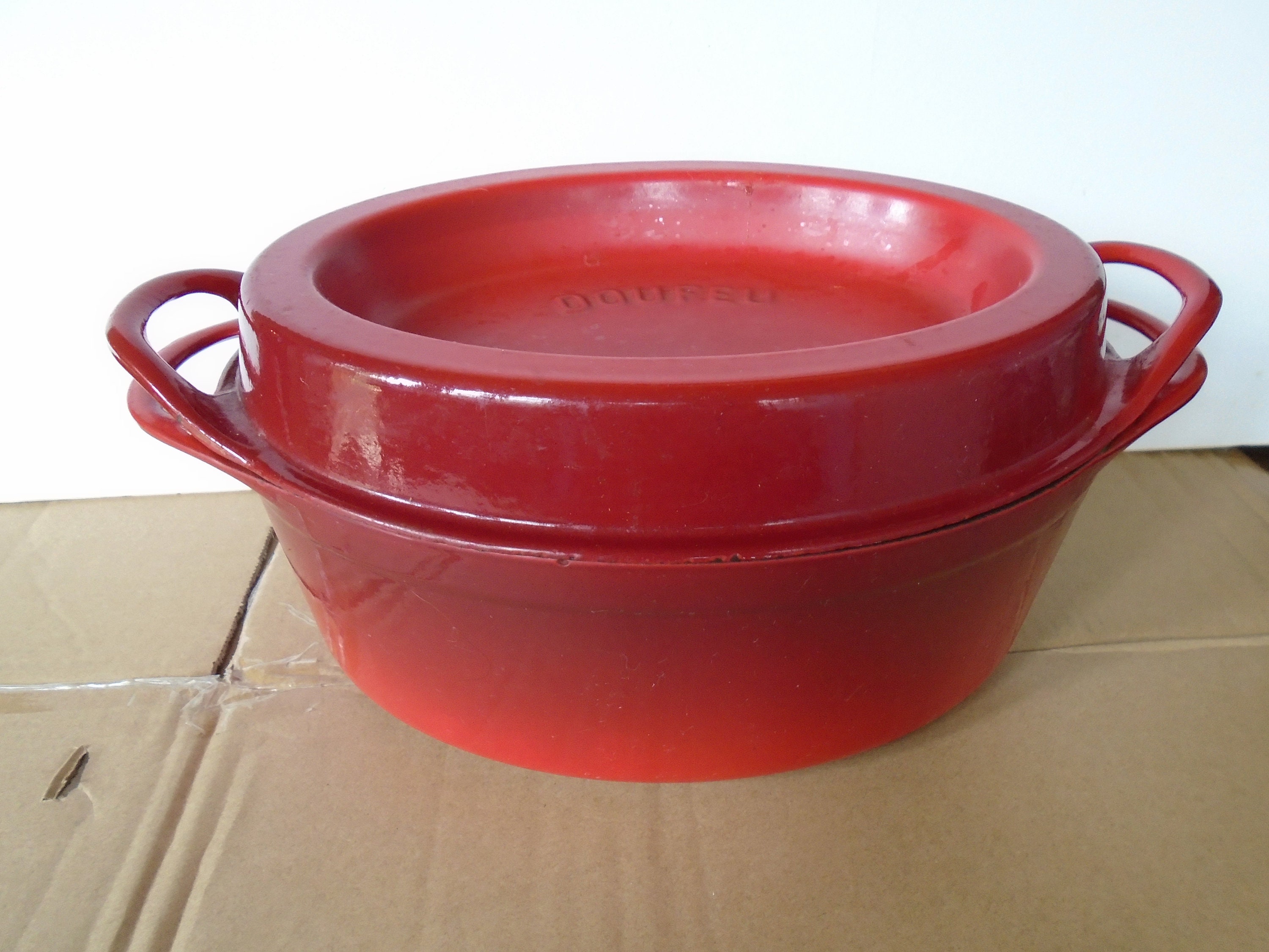 Le Creuset Dutch Oven, Second Choix, Enameled Cast Iron, Red, Round, 5.5qt,  NWT