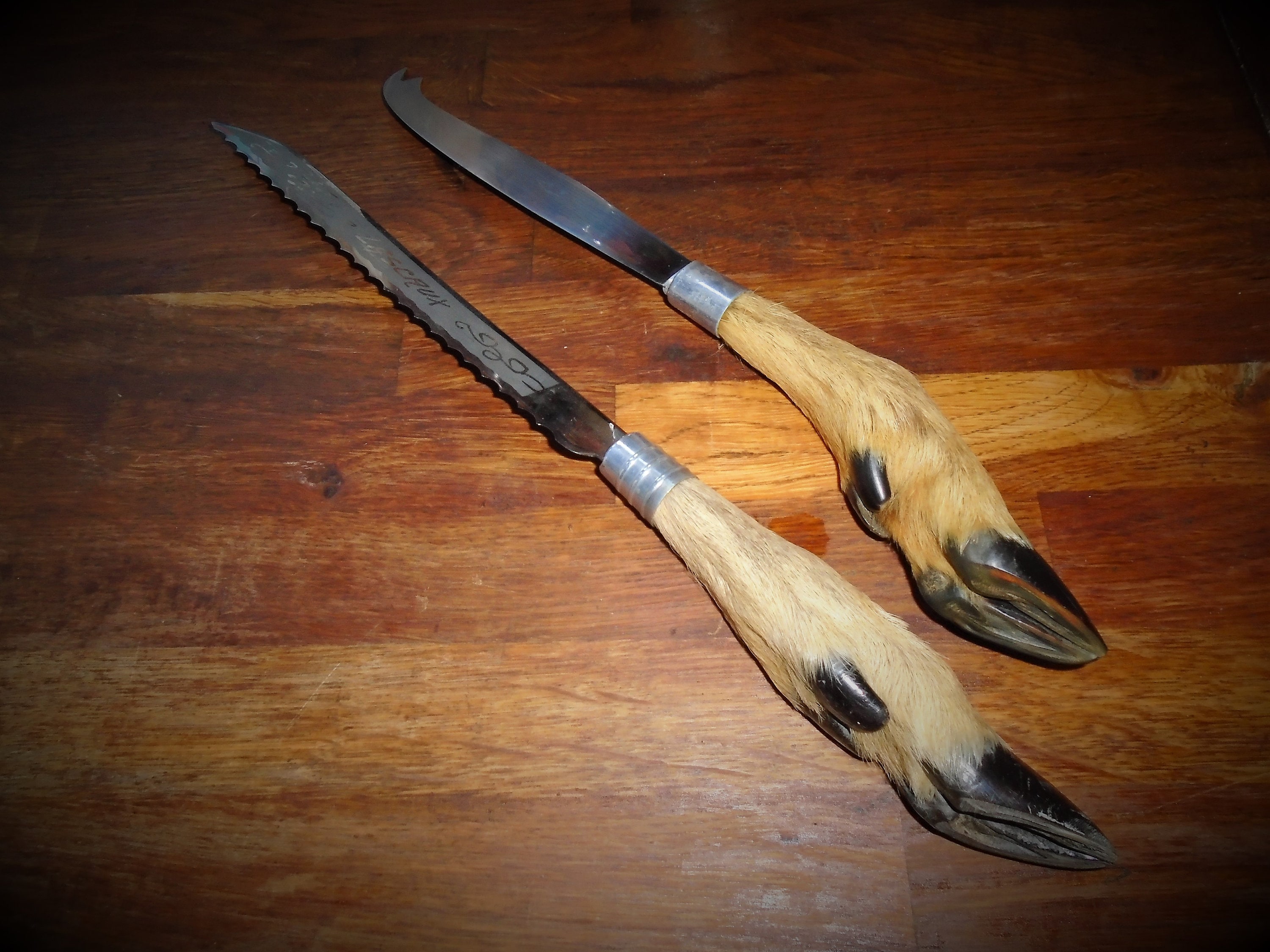 Couteaux à Pain et Fromage Vintage Français, Couteaux Manche de Sabot Cerf, Poignées Taxidermie, Aci