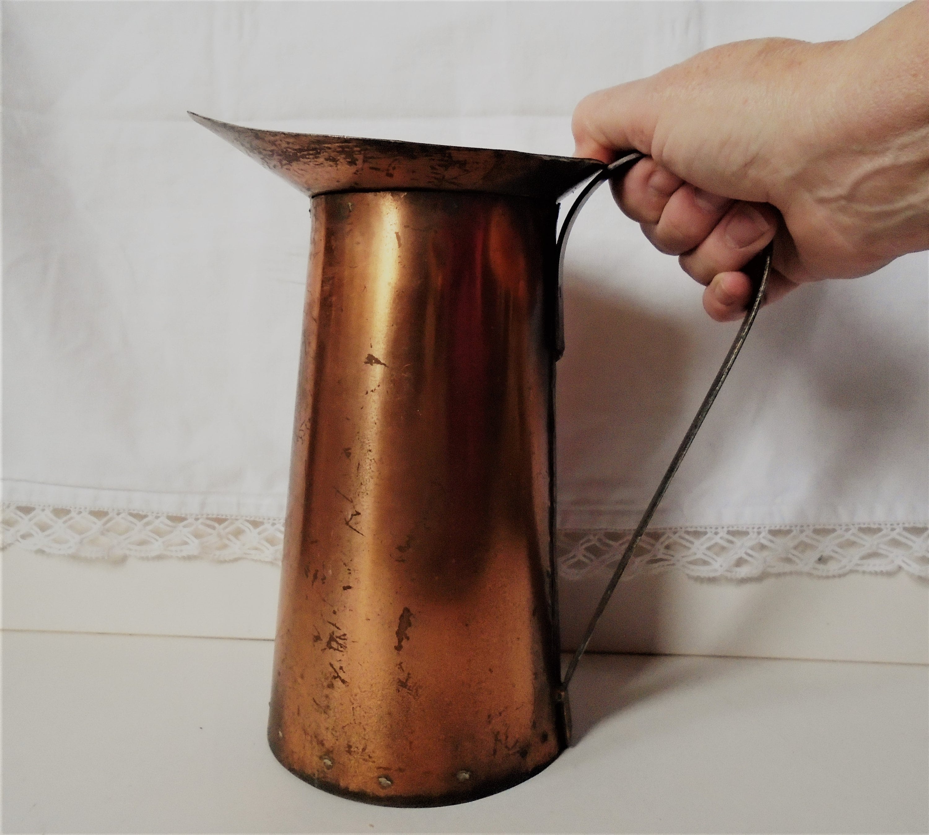 Antique Français Pichet en Cuivre Forgé à La Main Rustique Cuche Vase Rustique Ferme Cuivre