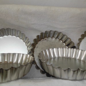 6 Vintage French Fluted Patisserie Tartelette Baking Molds, Loose Bottom Tins,  Round Silver Molds, Aluminum Molds