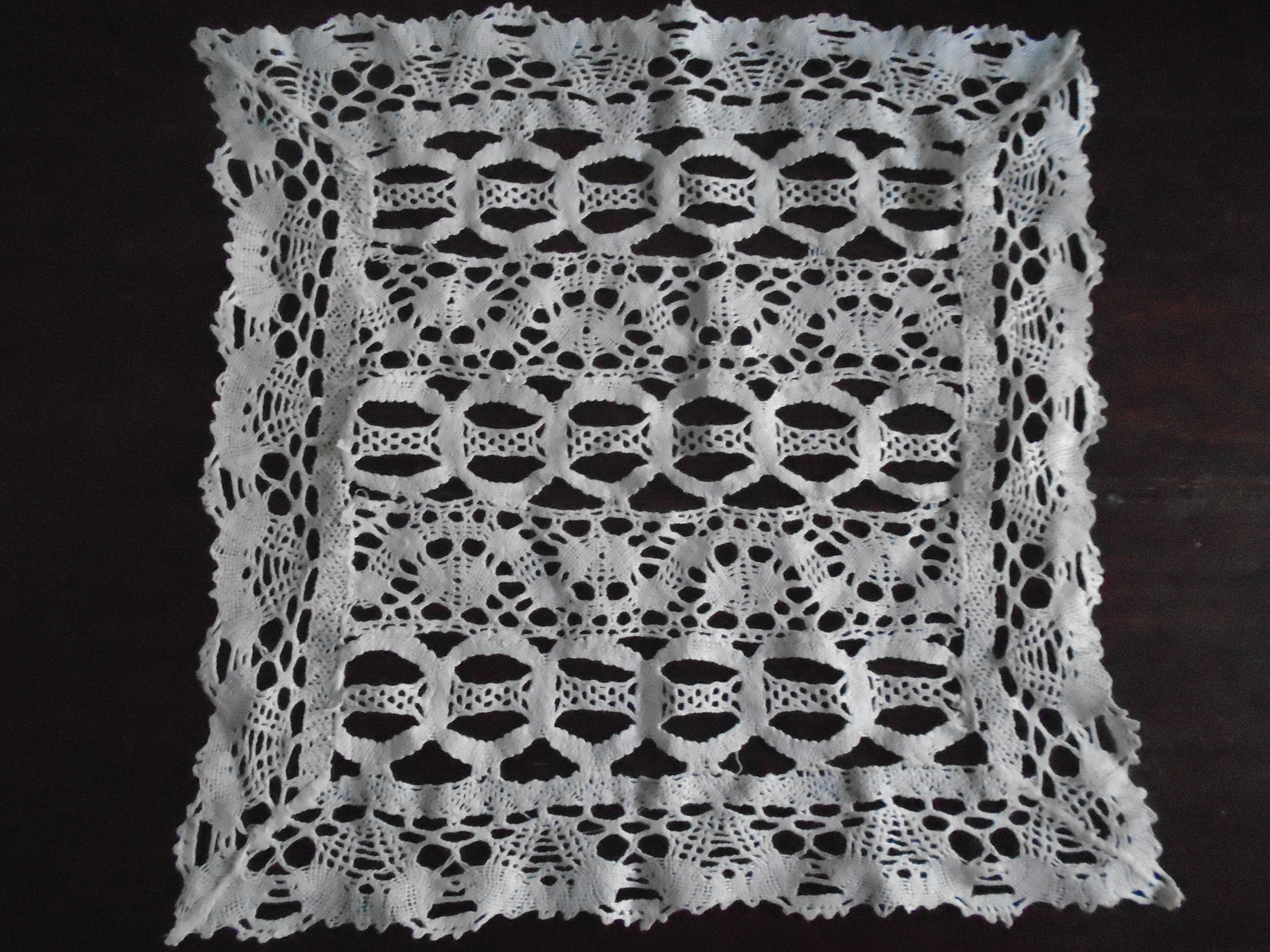 Magnifique Vintage White Français Bobbin Lace Square Doily, 12 Pouces/30 cm