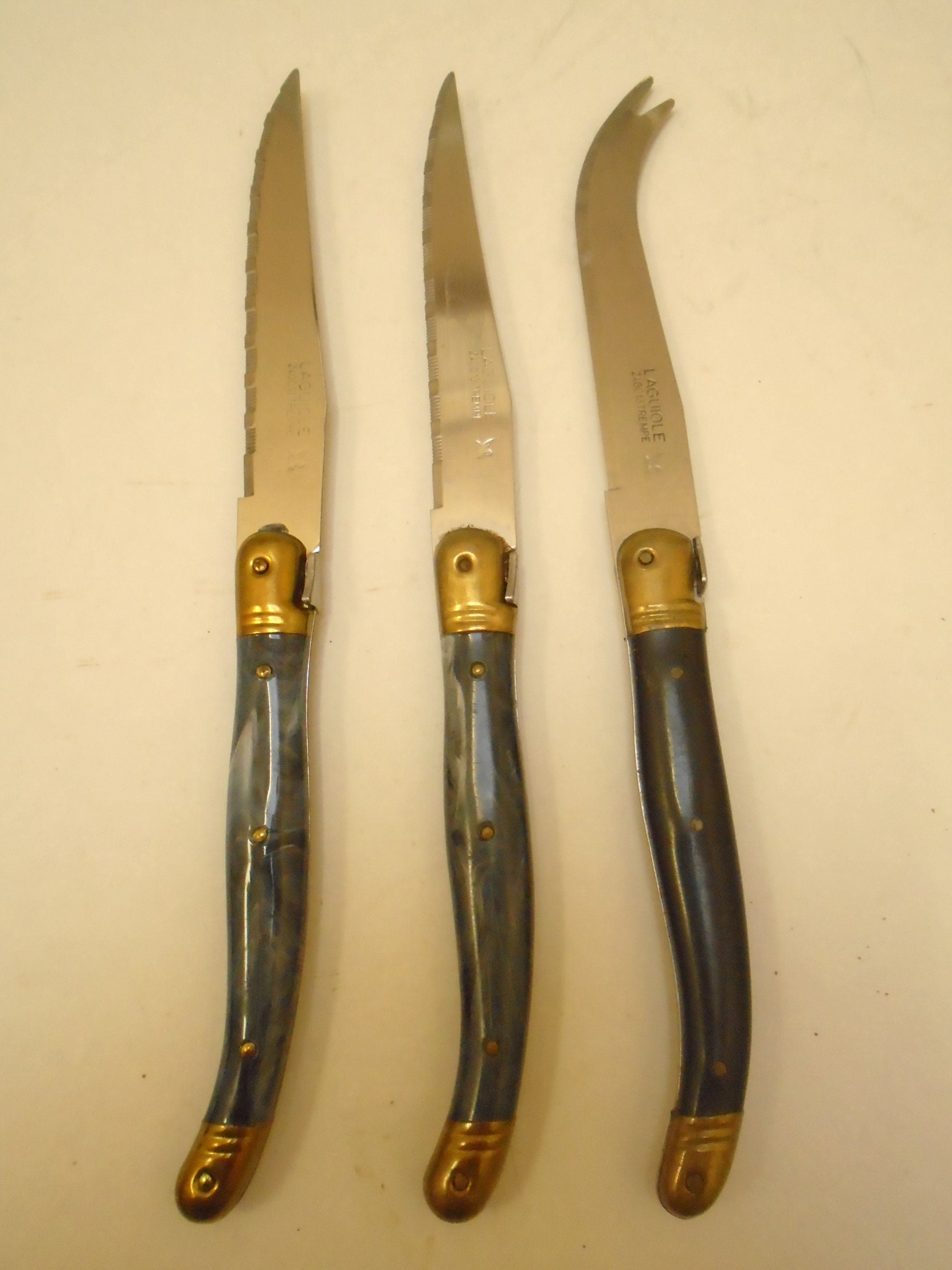 D) Laguiole Steak Knives French Non Serrated Set, Vintage 2 PACK (Min
