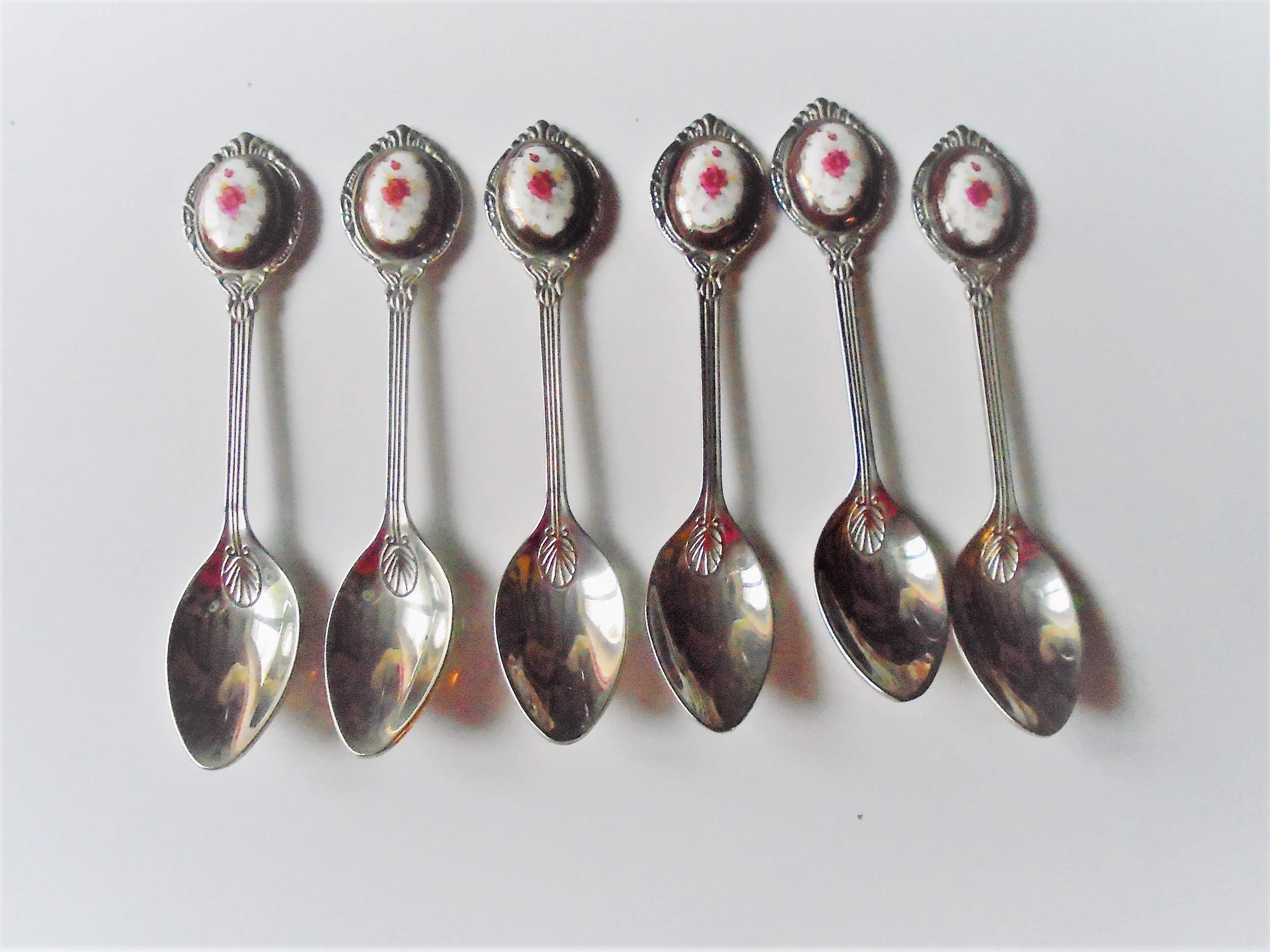 Cuillères à Dessert Vintage Français Silver avec Finials Camée en Porcelaine