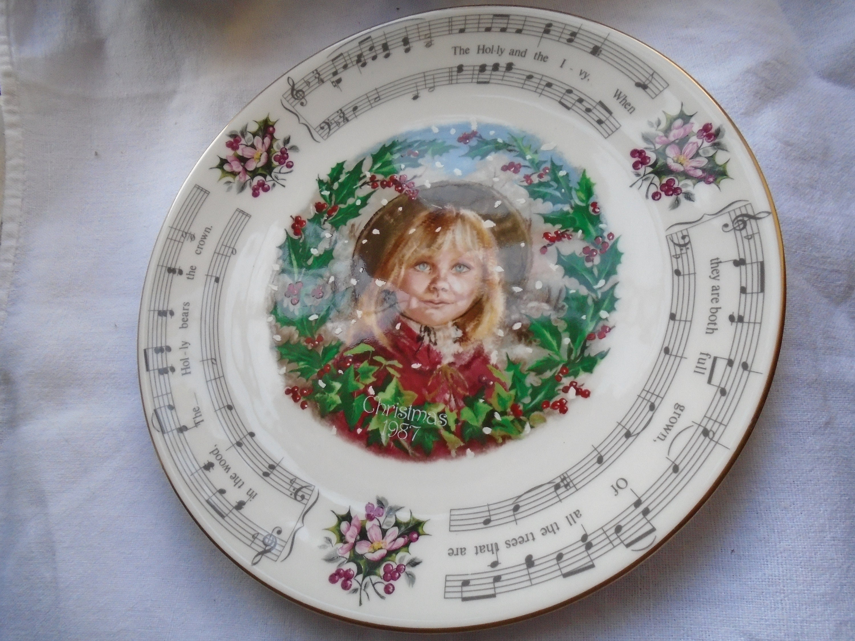 Vintage Collectible Royal Doulton English Bone China Plate Vintage Collectible Royal Doulton English Bone China Plate