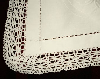 Nappe en lin blanche vintage française / Nappe blanche brodée de fleurs